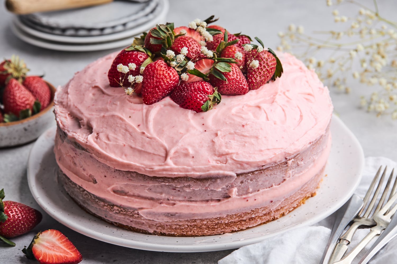 2023 05 04 fresh strawberry cake with strawberry cream cheese frosting 1