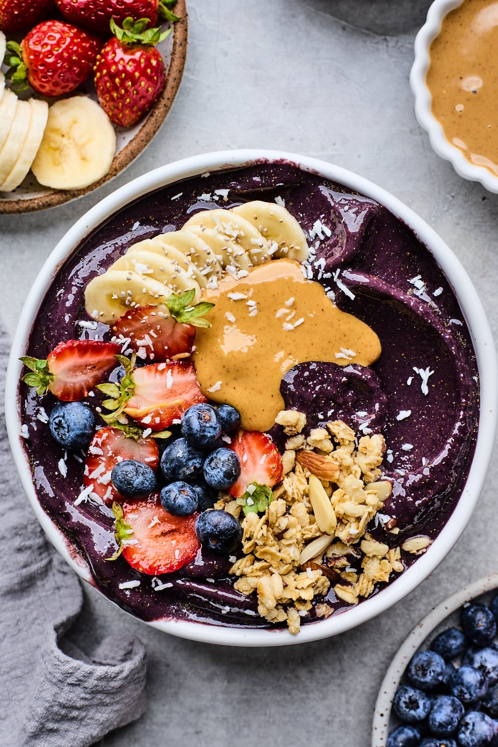 Acai Smoothie Bowl with fresh fruit toppings