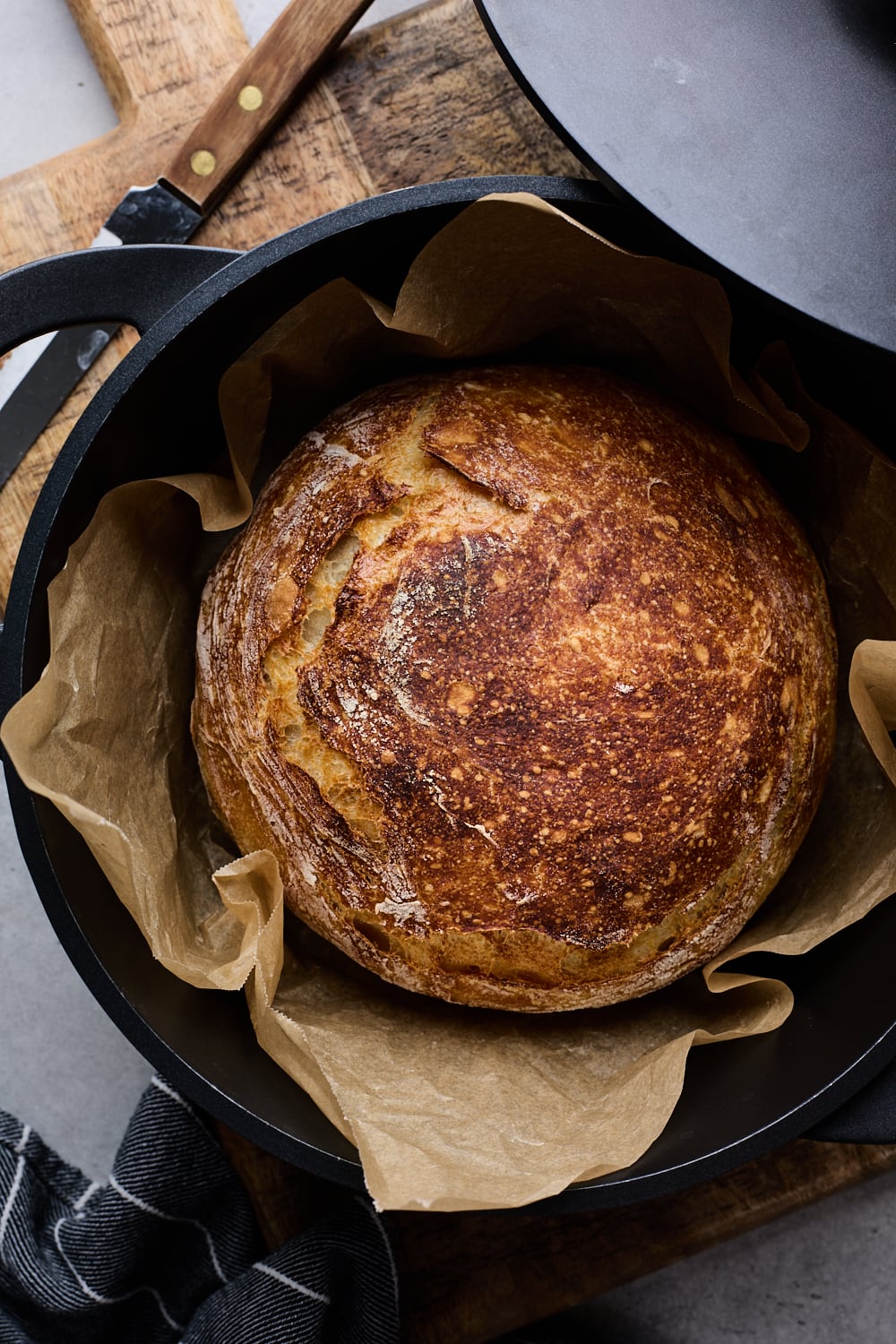 Dutch Oven No Knead Bread