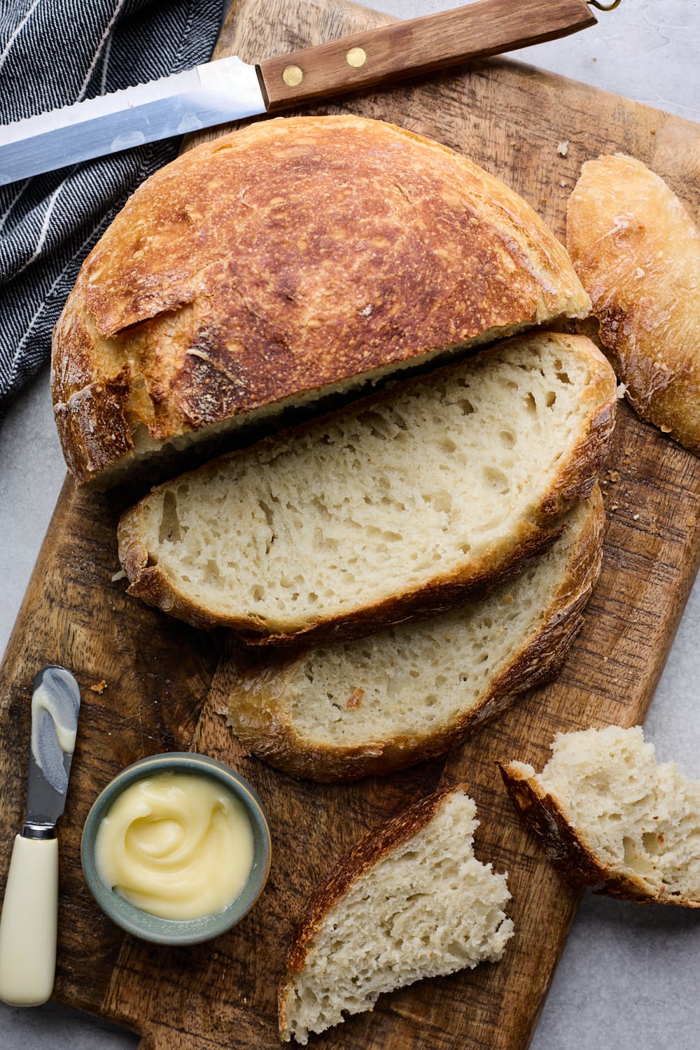 Dutch Oven No Knead Bread