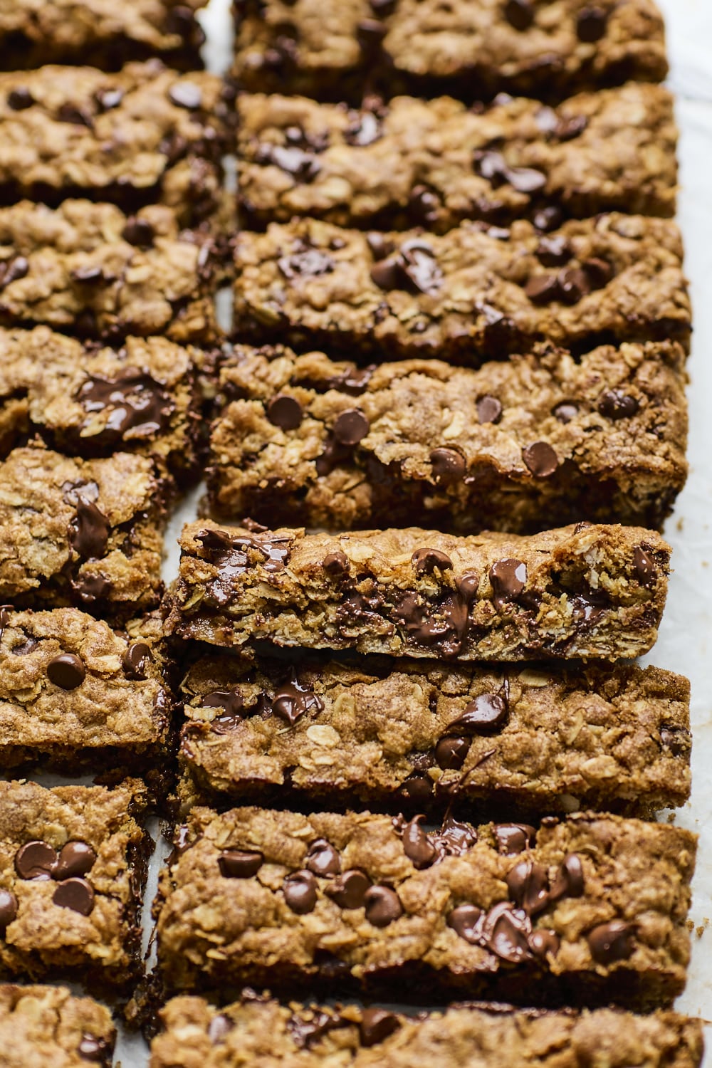 Oatmeal Chocolate Chip Bars